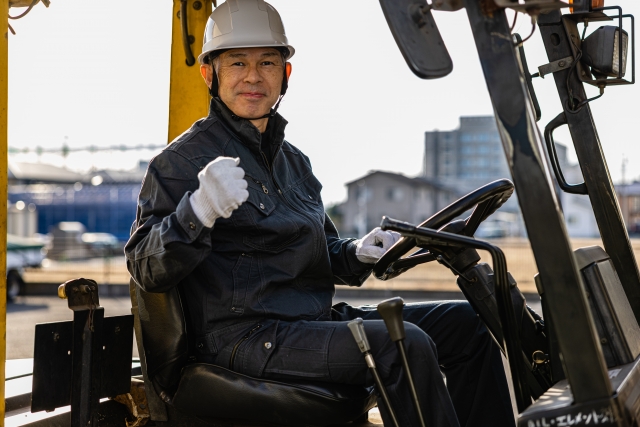 2t・4tトラック運転手・フォークリフト作業 東大阪 求人