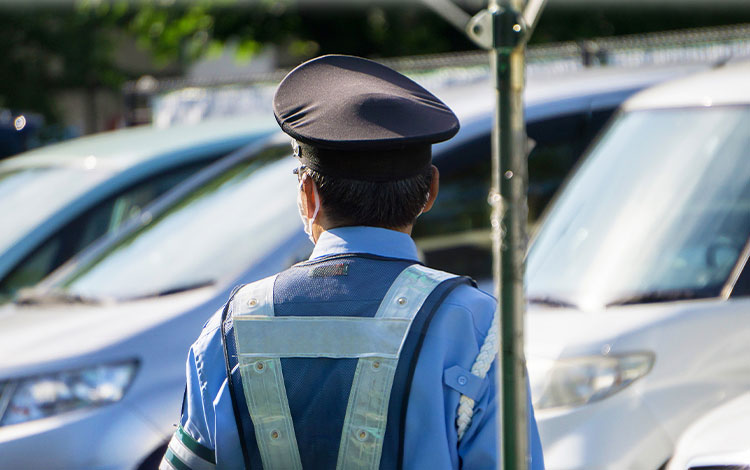 警備員（工事現場での交通誘導警備） 東大阪 求人