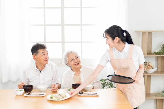 軽費老人ホームでの宿直業務、巡視、食事の配膳等 東大阪 求人