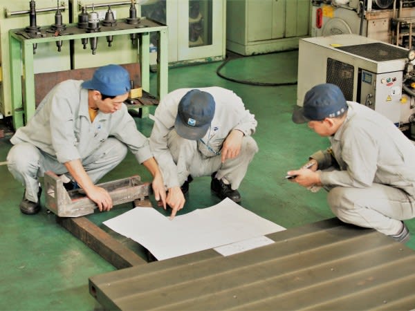 成形機の保守サービス【関西支店】未経験者も安心 東大阪 求人