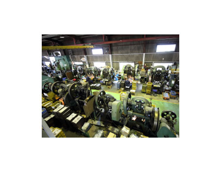 金属プレス（単発プレス、順送プレスの機械での加工） 東大阪 求人