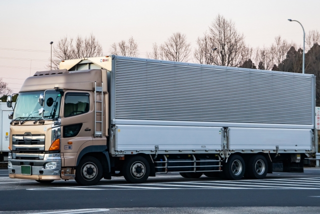１０トン乗務員（長距離）の募集 東大阪 求人