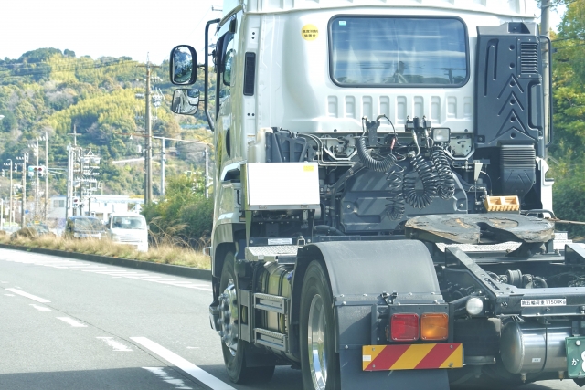 トレーラー乗務員(福利厚生充実) 東大阪 求人