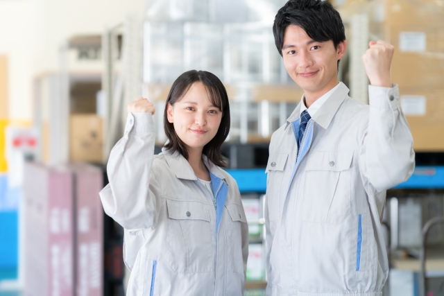 土日祝休！段ボールケース製造の工場内作業 東大阪 求人