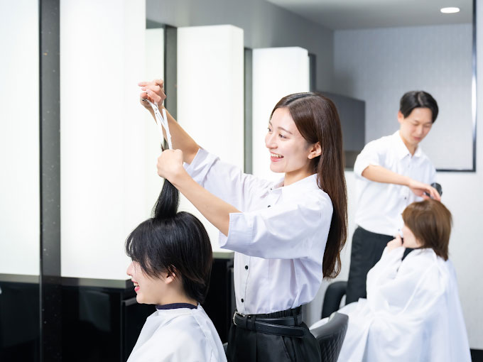 ＨＡＩＲ ＳＡＬＯＮ ＩＷＡＳＡＫＩ大阪布施店にて美容師の募集 東大阪 求人