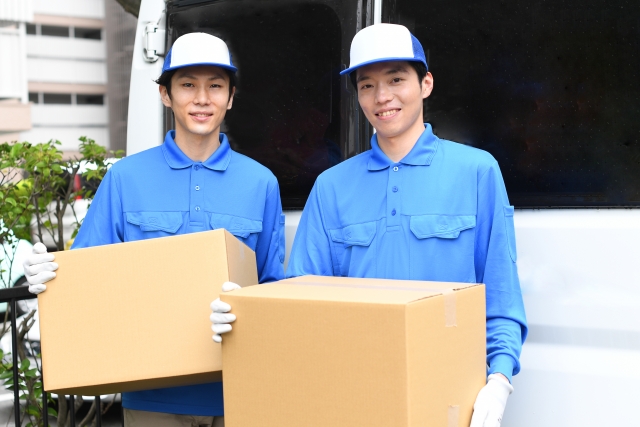 ドライバー(4トントラック)運転と引越し作業の募集 東大阪 求人