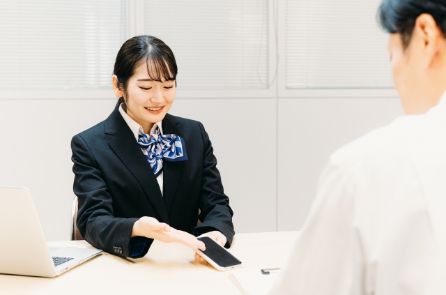 長田店にてスマホや携帯電話の販売サポート業務の募集 東大阪 求人