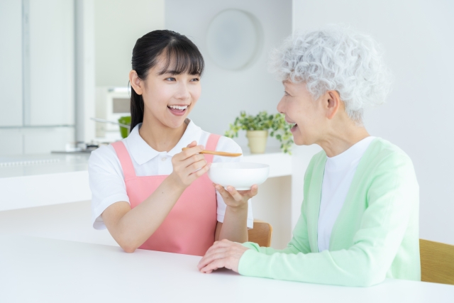 介護職(介護老人保健施設 五十忠)夜勤ありの募集 東大阪 求人