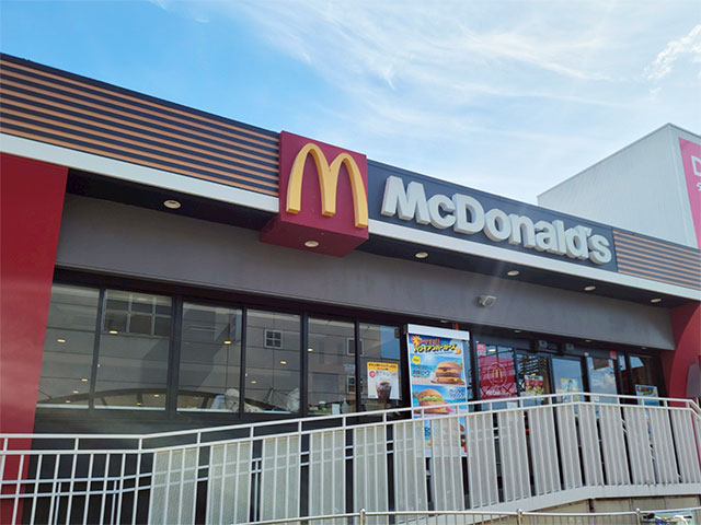 マクドナルド瓢箪山駅前店にて調理および接客 東大阪 求人