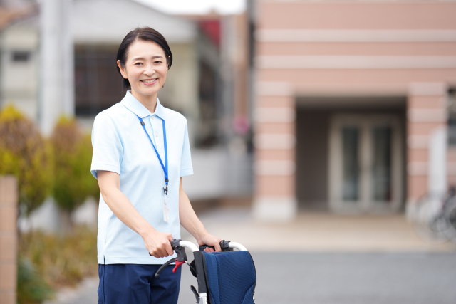 土・日・祝完全休み！介護職員（布施）の募集 東大阪 求人