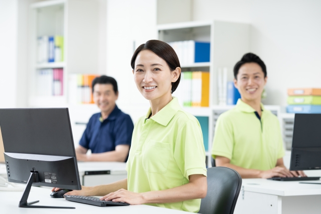 高齢者ケアセンター向日葵にて事務職員の募集 東大阪 求人