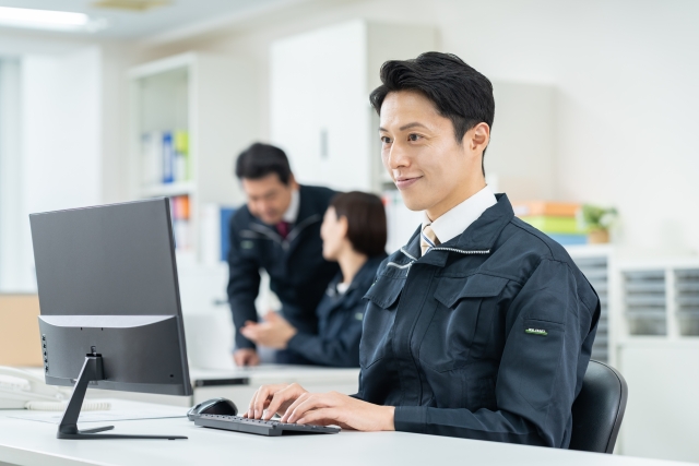 営業事務、フォークリフトを使用しての出荷業務の募集 東大阪 求人