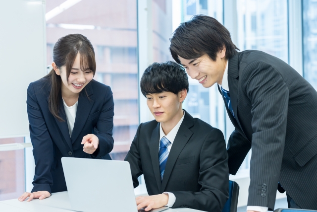 営業職又は営業補佐（内勤）の募集 東大阪 求人