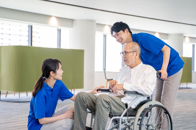 認知デイサービスの介護主任の募集 東大阪 求人