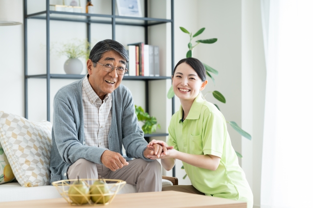 デイサービスの介護スタッフの募集 東大阪 求人