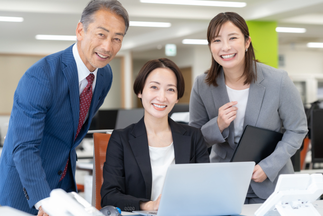 人事、総務、経理（本社）の募集 東大阪 求人