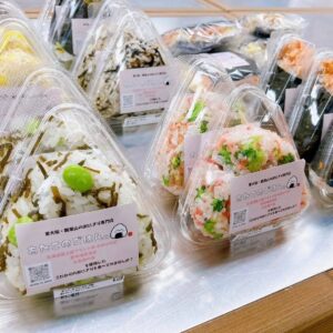 「わくわく広場リノアス八尾店」におにぎりを並べてまいりました🍙🍙🍙