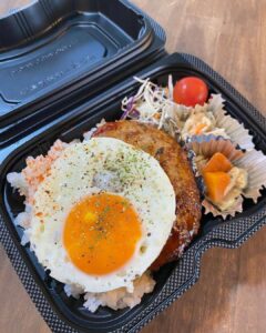 大人気のハンバーグを使った “ロコモコ弁当🍱”