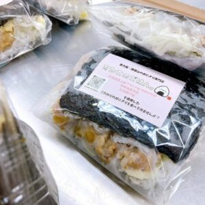 本日も「わくわく広場リノアス八尾店」におにぎり並べています🍙🍙🍙🍙