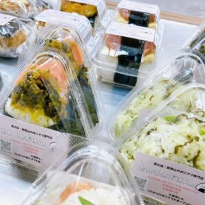 本日も「わくわく広場リノアス八尾店」におにぎりを並べてまいりました〜🍙🍙🍙