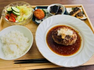 夏限定「おろしハンバーグ」セット始めました✨