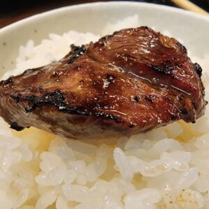 今日はめっちゃ気になっていた八戸ノ里にある｢肉丸｣さんにお邪魔しました。