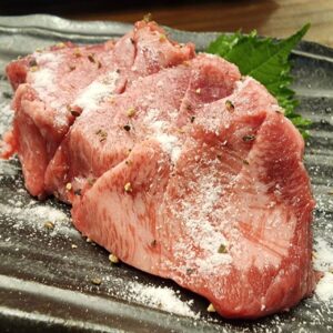 今日はめっちゃ気になっていた八戸ノ里にある｢肉丸｣さんにお邪魔しました。