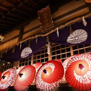 ＼枚岡神社が幻想的な空間に/