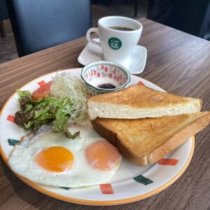 こんにちは😃カフェドモア☕️です。連日繁盛してます😁😁