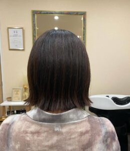 胸下まで伸ばした髪の毛を ばっさりカット✂︎