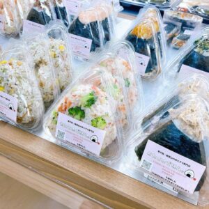 わくわく広場リノアス八尾店におにぎり並べています🍙