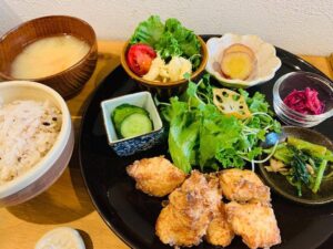 本日の日替わりランチ ・塩麹のからあげ