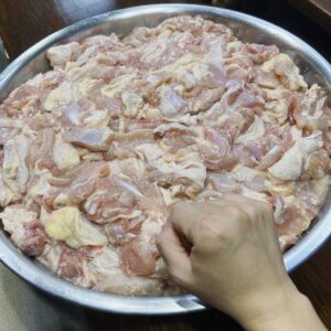 本日のおすすめは【ぼんじりの唐揚げ】です