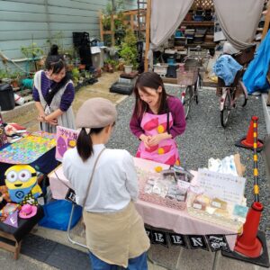 『Soar up 東大阪 』 10月26日【東大阪市熱血取材】東大阪市若江にある緑甲園で行われました「みんなのフリーなマーケット」に行ってきました。