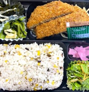 冷めてても美味しいお弁当！！ お味噌汁付きです。