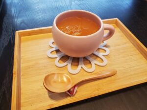 暖かい飲み物でホッと息をつきたくなります☕️