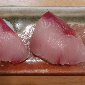 本日はマグロのトロ、ハマチ、サーモンがおすすめです。