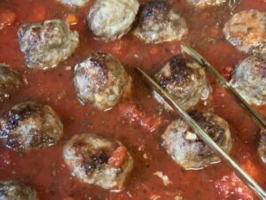 美味しいイチゴ入りました！2月のおすすめカクテル味わってくださいΨ( ‘ч’ ☆)