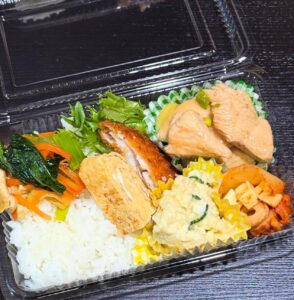 めっちゃ寒い今日のランチは鶏肉の旨ダレ漬け🍴