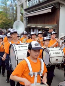 石切中学校吹奏楽部　石切参道商店街パレード