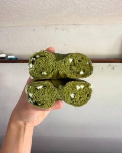 抹茶ホワイトチョコベーグル