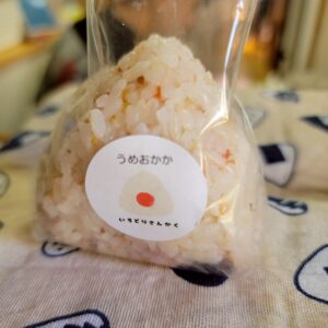 ほっこりおにぎりとやさしいドーナツの日♪シェアスペースPONOで出張販売！