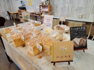 天空のカフェで人気の焼きカレーパン｢Cafe&Bakery Ciel｣