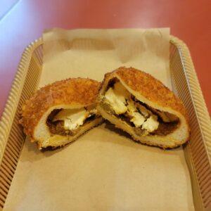 河内小阪で愛されている２つのカレーパン「VIE DE FRANCE 小阪店」