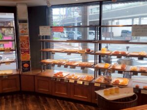 河内小阪で愛されている２つのカレーパン「VIE DE FRANCE 小阪店」