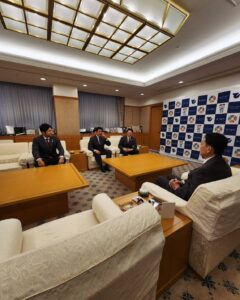 花園近鉄ライナーズ 東大阪市長表敬訪問