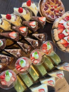 ケーキや焼き菓子のテイクアウトのみでのご来店大歓迎です!