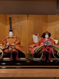 店頭にて、ひな人形販売中です!
