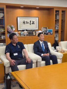 近鉄花園ライナーズ 東大阪市長表敬訪問