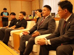 近鉄花園ライナーズ 東大阪市長表敬訪問